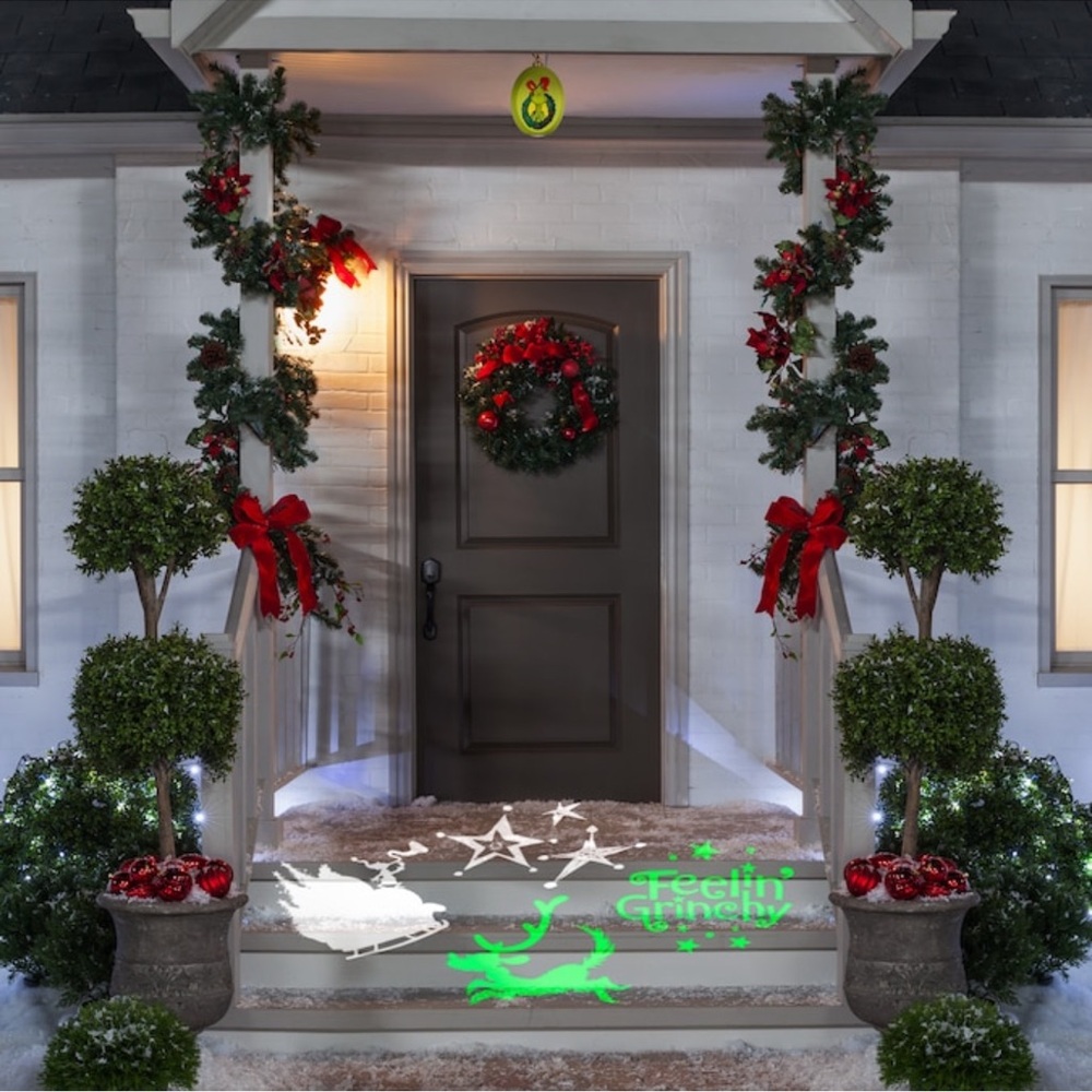 Grinch Indoor/Outdoor Christmas Lightshow Projection Lawn Ornament (NEW IN BOX)